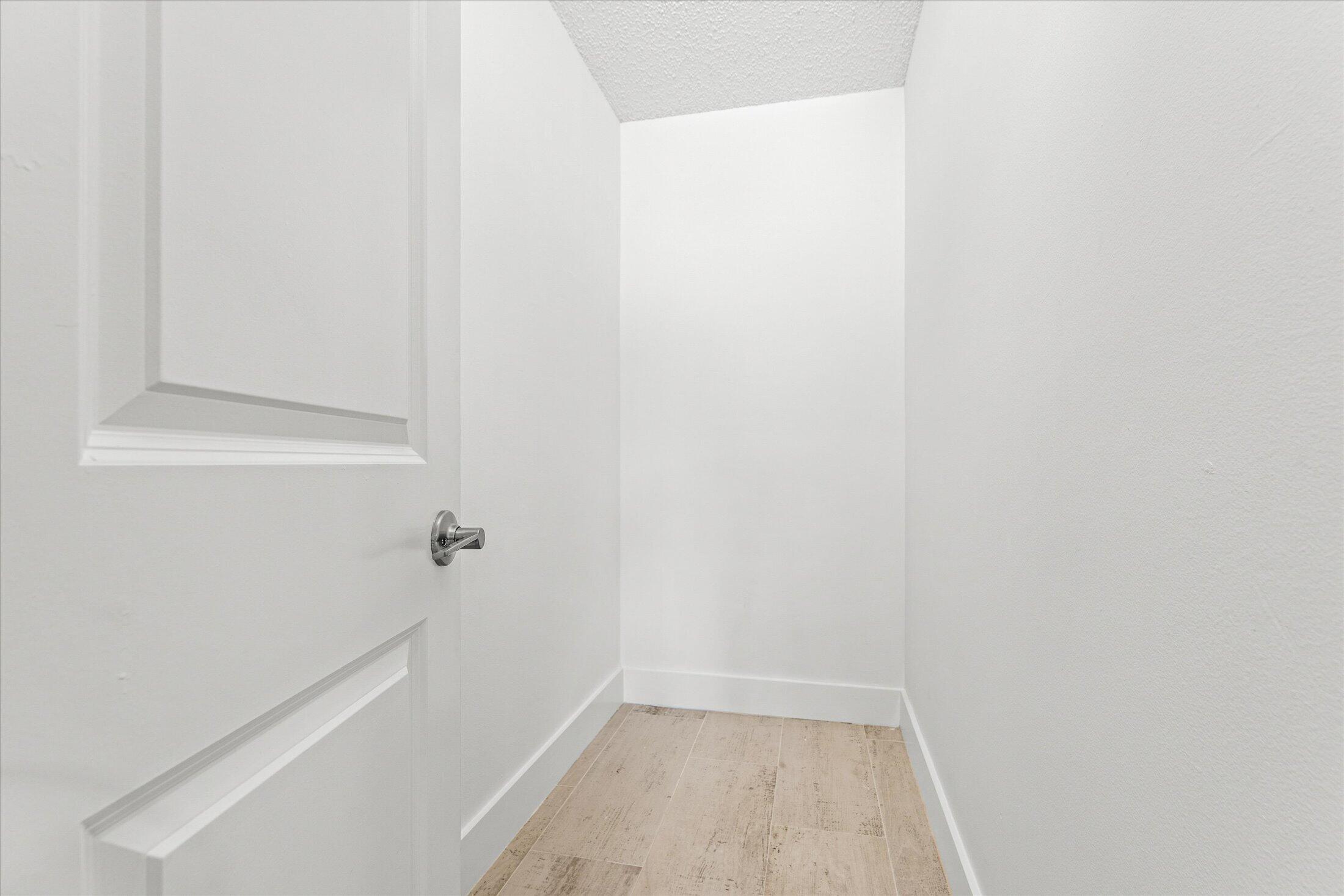 308 Preston H, Unit 308 Boca Raton, FL 33434 - Photo 14 of 22 a view of bathroom