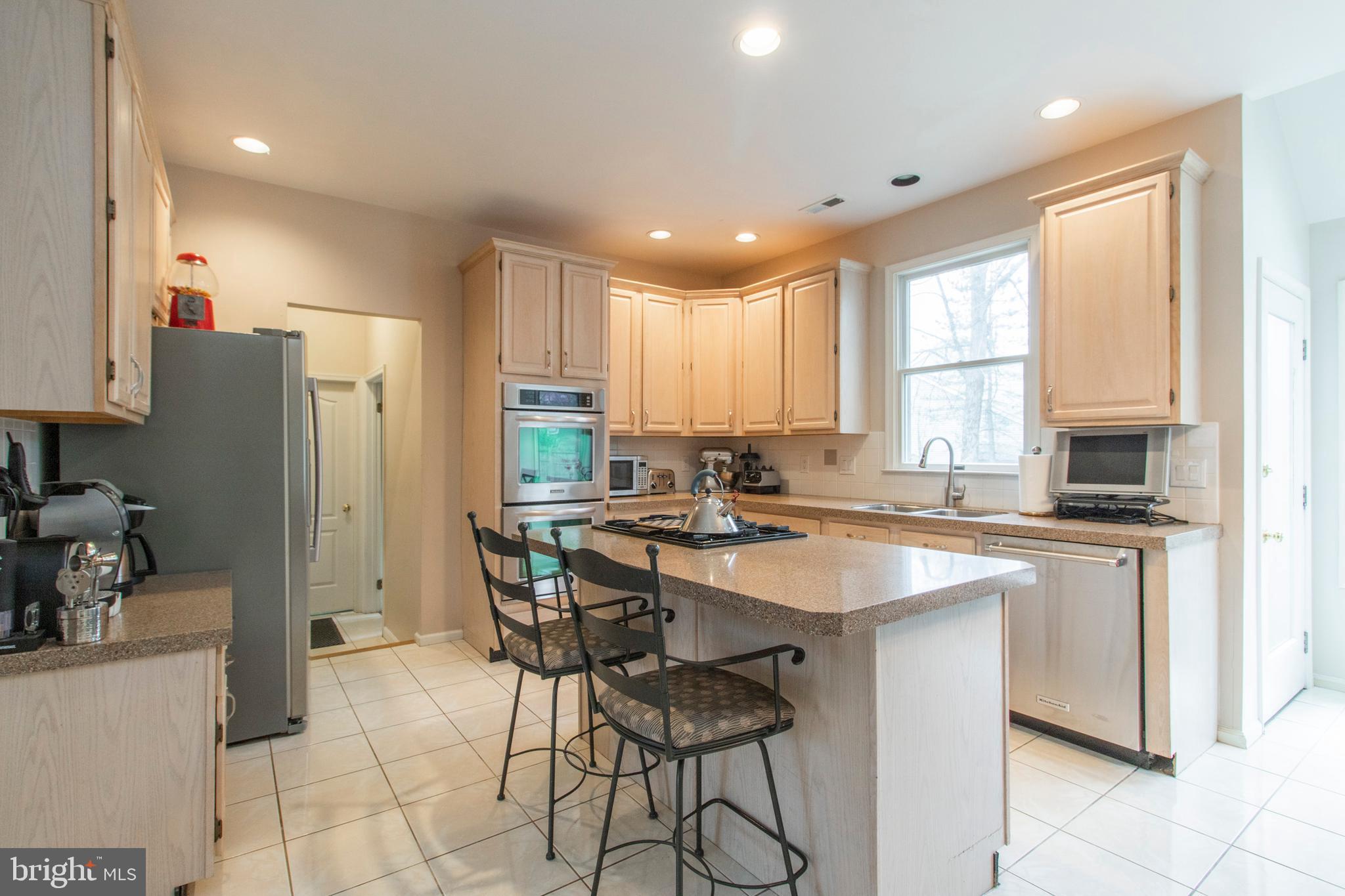 825 Redgate Road Dresher, PA 19025 - Photo 12 of 34 Large kitchen with updated appliances.