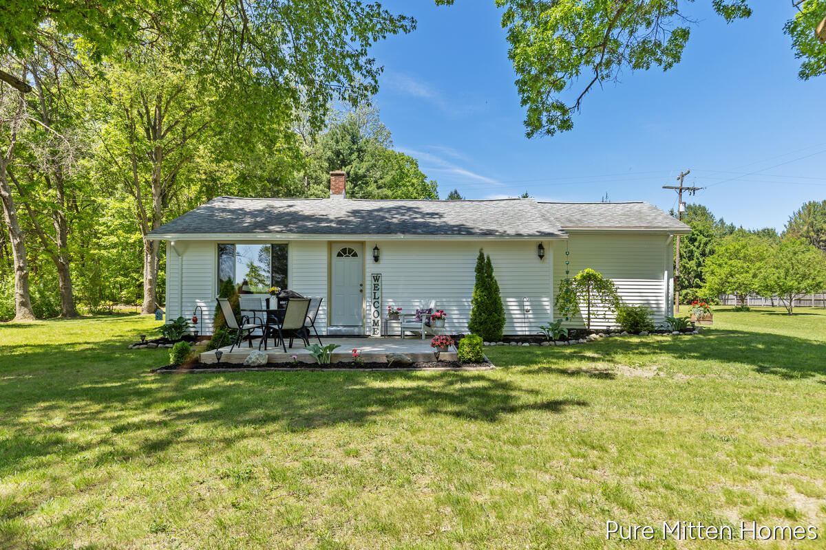 5234 Johnson Road Greenville, MI 48838 - Photo 1 of 20
