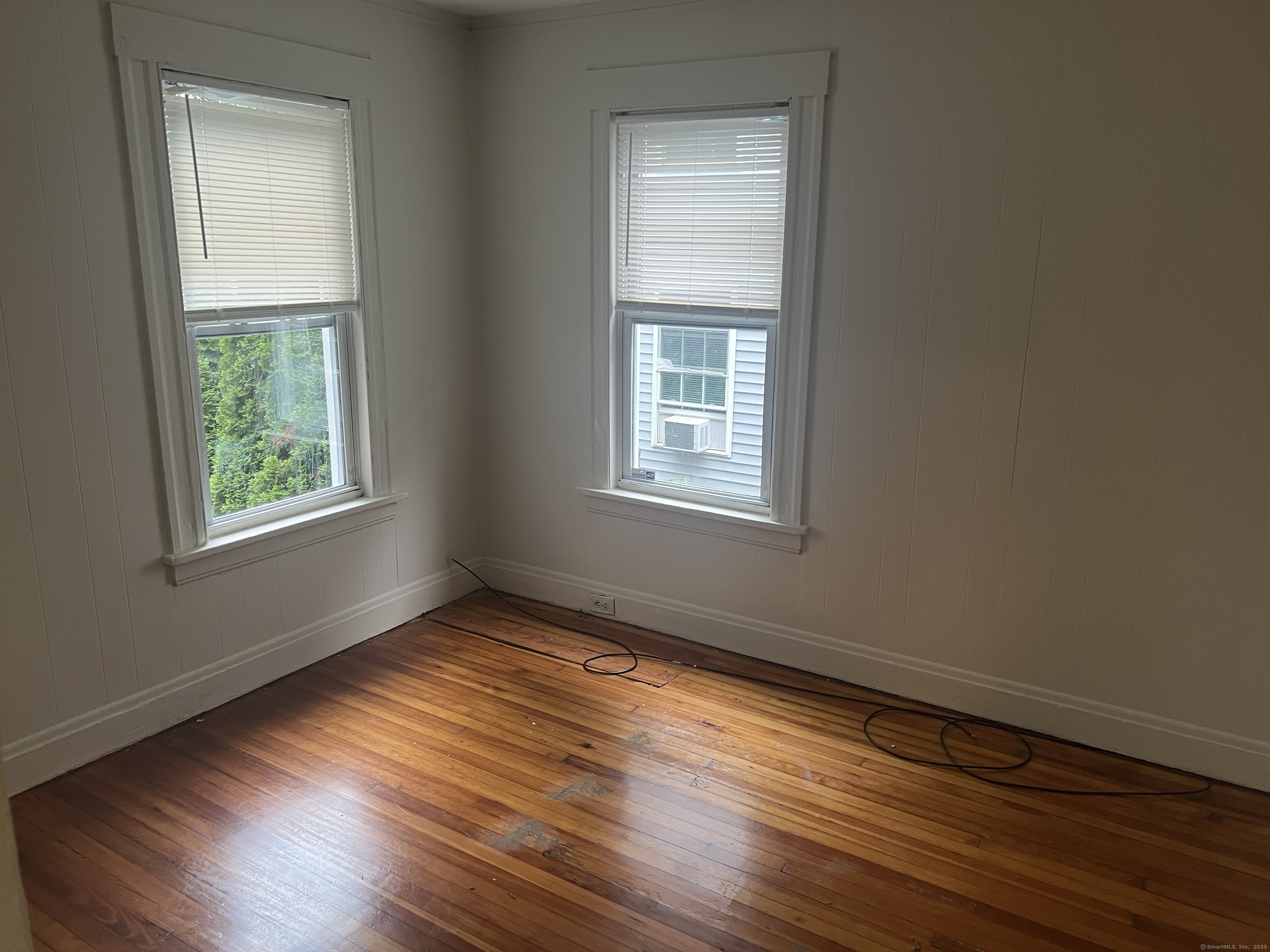 855 Brewster Street Bridgeport, CT 06605 - Photo 6 of 7