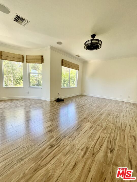 991 Deerhill Road Oak Park, CA 91377 - Photo 11 of 28
