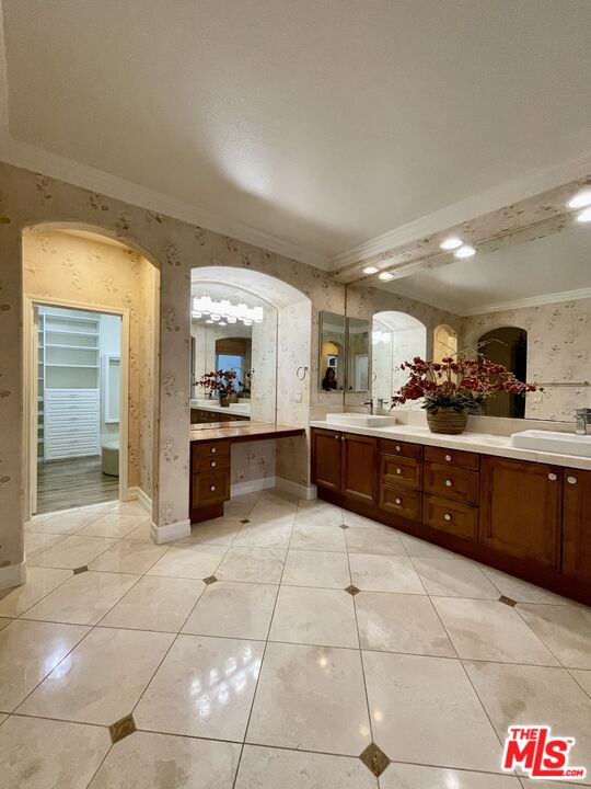 991 Deerhill Road Oak Park, CA 91377 - Photo 13 of 28