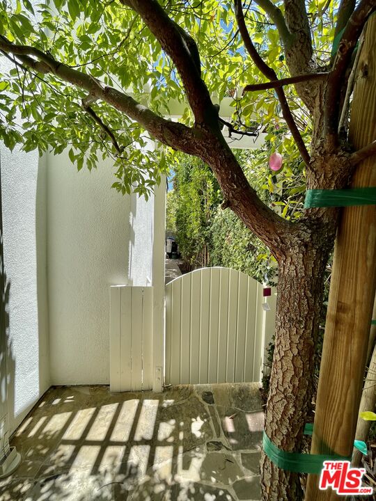 991 Deerhill Road Oak Park, CA 91377 - Photo 27 of 28