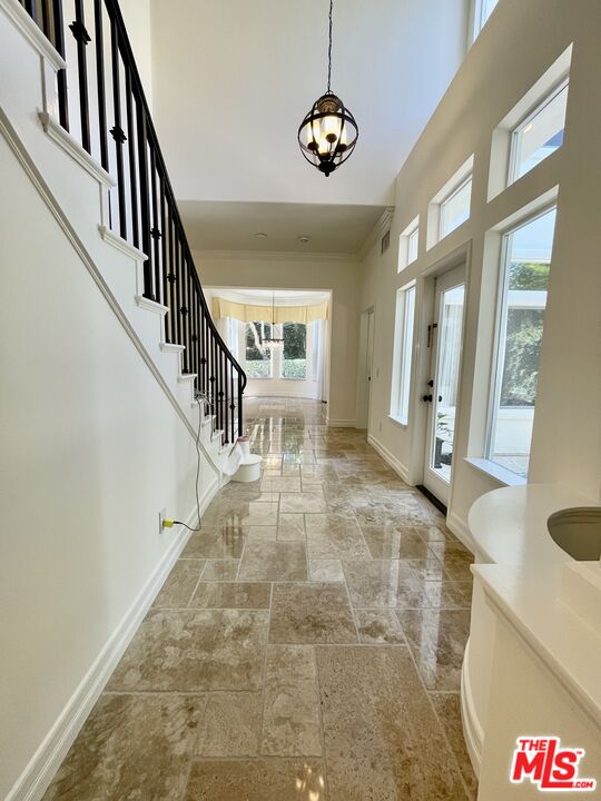 991 Deerhill Road Oak Park, CA 91377 - Photo 5 of 28