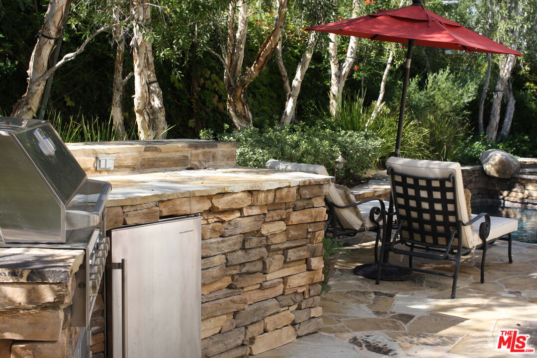991 Deerhill Road Oak Park, CA 91377 - Photo 8 of 28