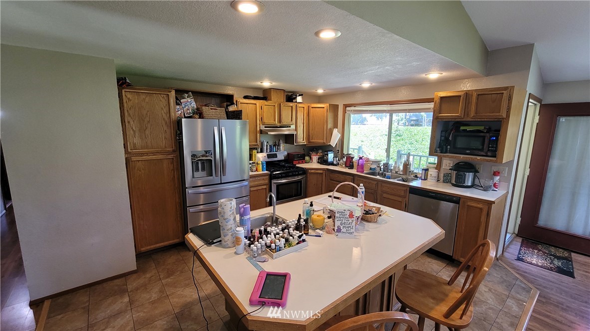 619 Rice Court Steilacoom, WA 98388 - Photo 14 of 40