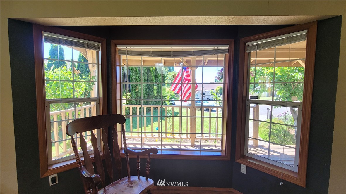619 Rice Court Steilacoom, WA 98388 - Photo 10 of 40