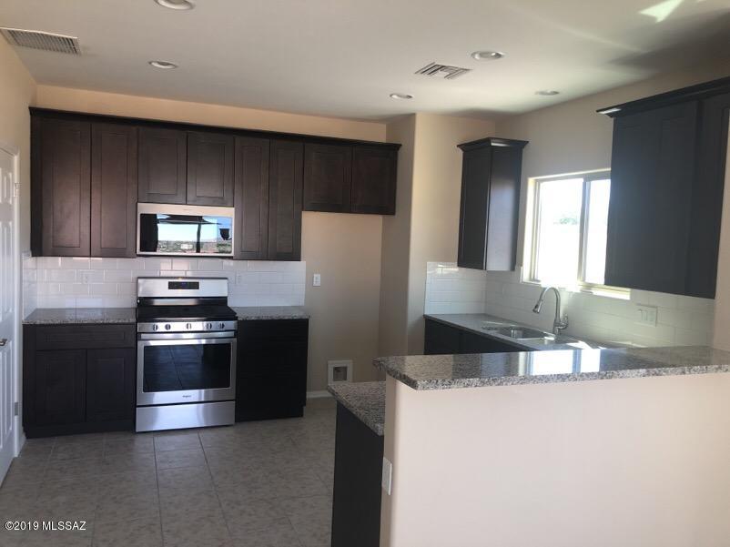 1085 Dolce Vita Corte Court Rio Rico, AZ 85648 - Photo 5 of 19 Gallery Image 5