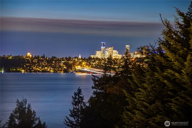 $4,460,000 | 6950 Southeast Maker Street, Mercer Island, WA 98040