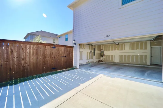 $2,800 | 3820 Barnett Road, Rowlett, TX 75089