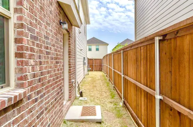 $2,800 | 3820 Barnett Road, Rowlett, TX 75089