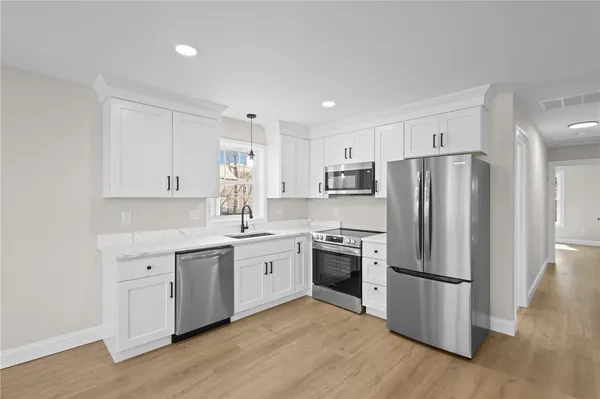 $679,999 | 804 Douglas Avenue, Providence, RI 02908