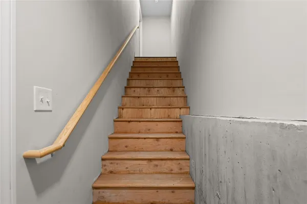 $679,999 | 804 Douglas Avenue, Providence, RI 02908