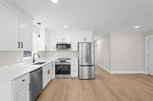 $679,999 | 804 Douglas Avenue, Providence, RI 02908