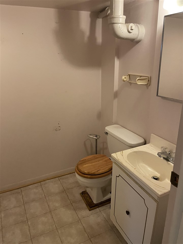 5008 Flushing Road Flushing, MI 48433 - Photo 9 of 10 50055190-8.JPG