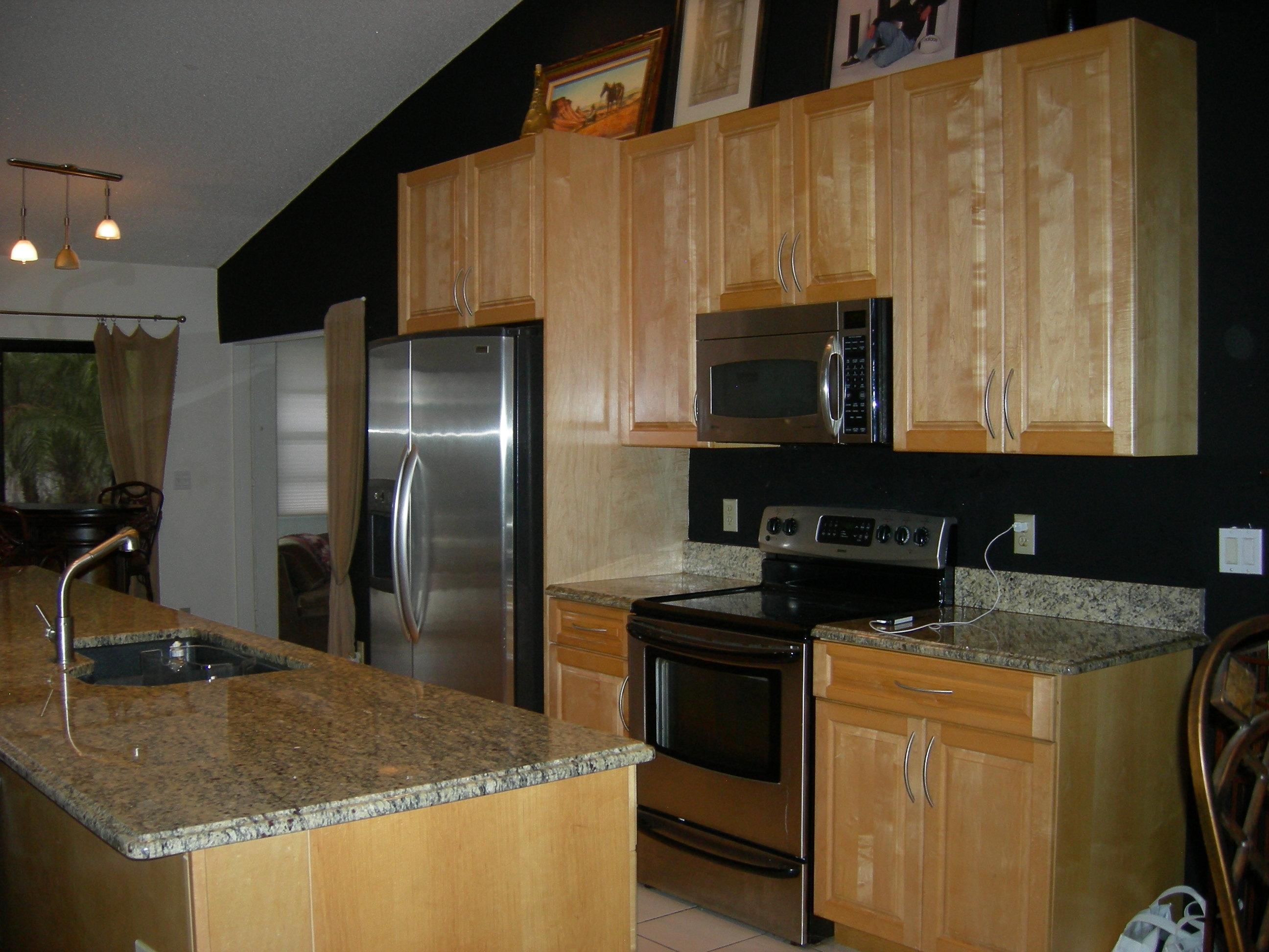 17745 Woodview Terrace Boca Raton, FL 33487 - Photo 4 of 12 KITCHEN