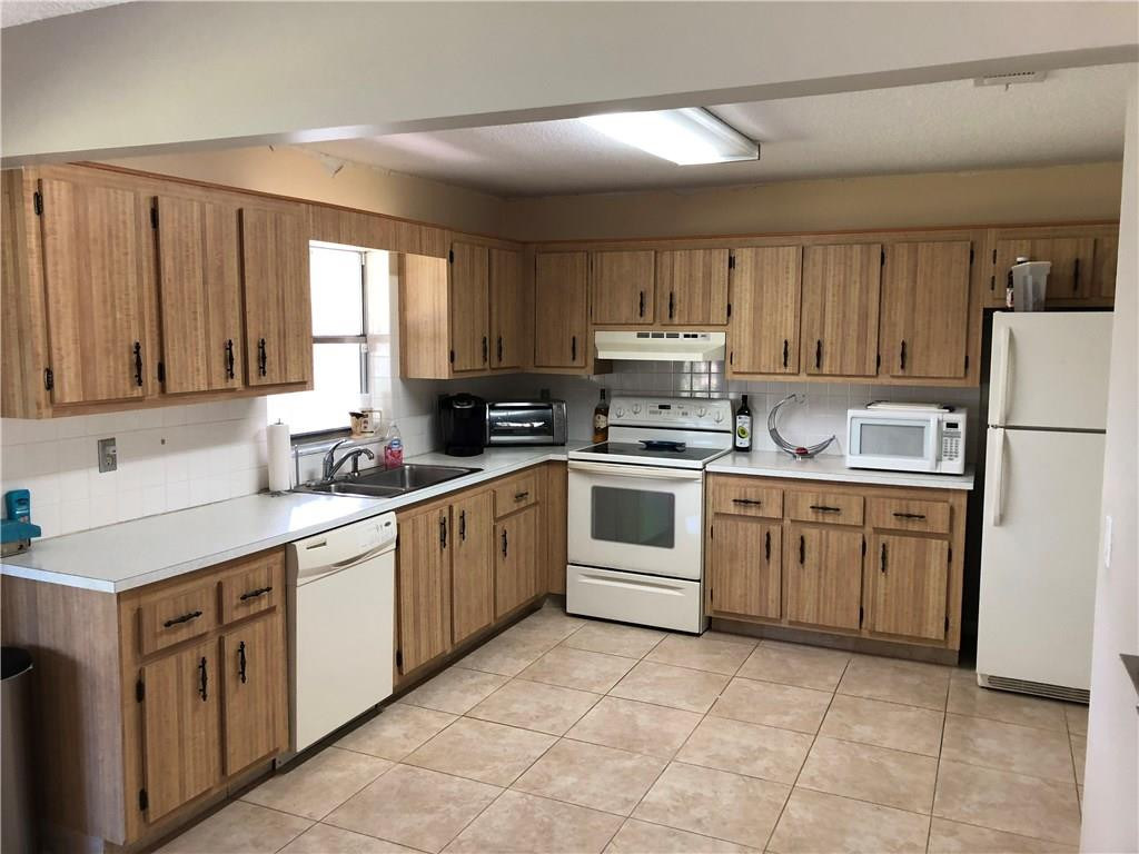9164 Southwest 18th Road Boca Raton, FL 33428 - Photo 4 of 9 Photo 4