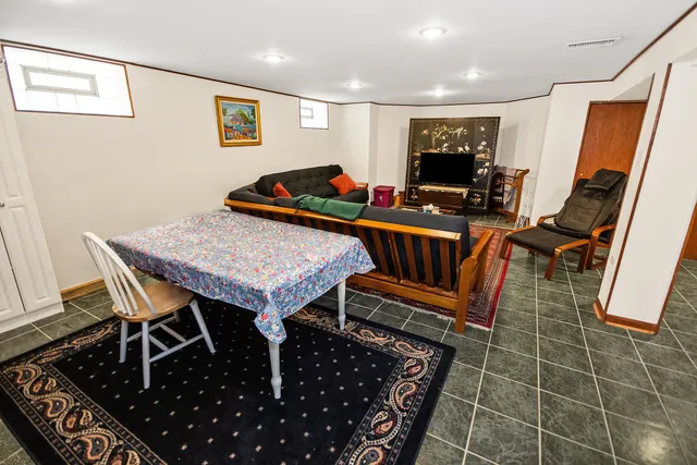 $725,000 | 5706 North Mozart Street, Chicago, IL 60659