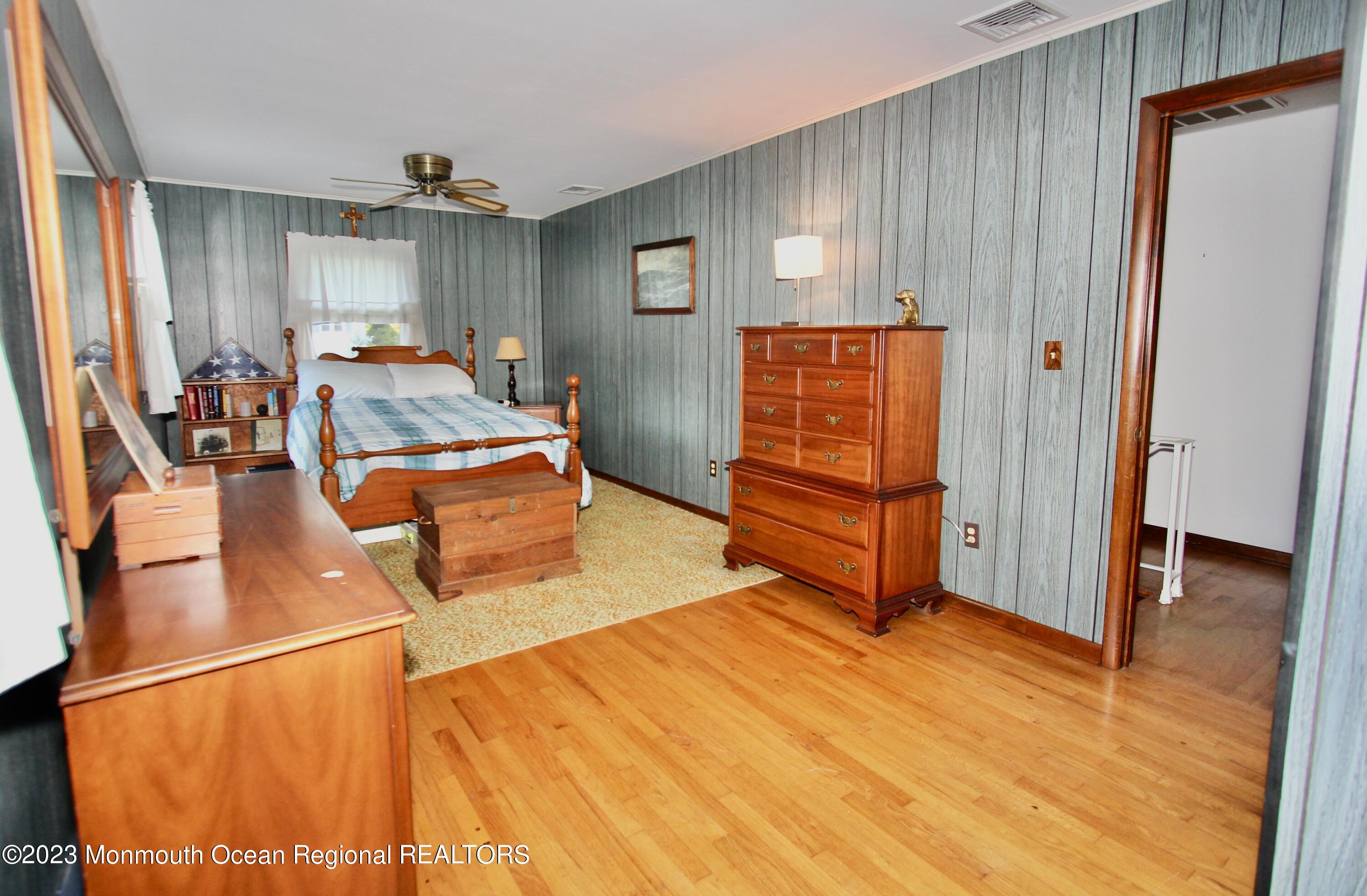 211 Valley Road Neptune Township, NJ 07753 - Photo 17 of 27 211 valley - 21