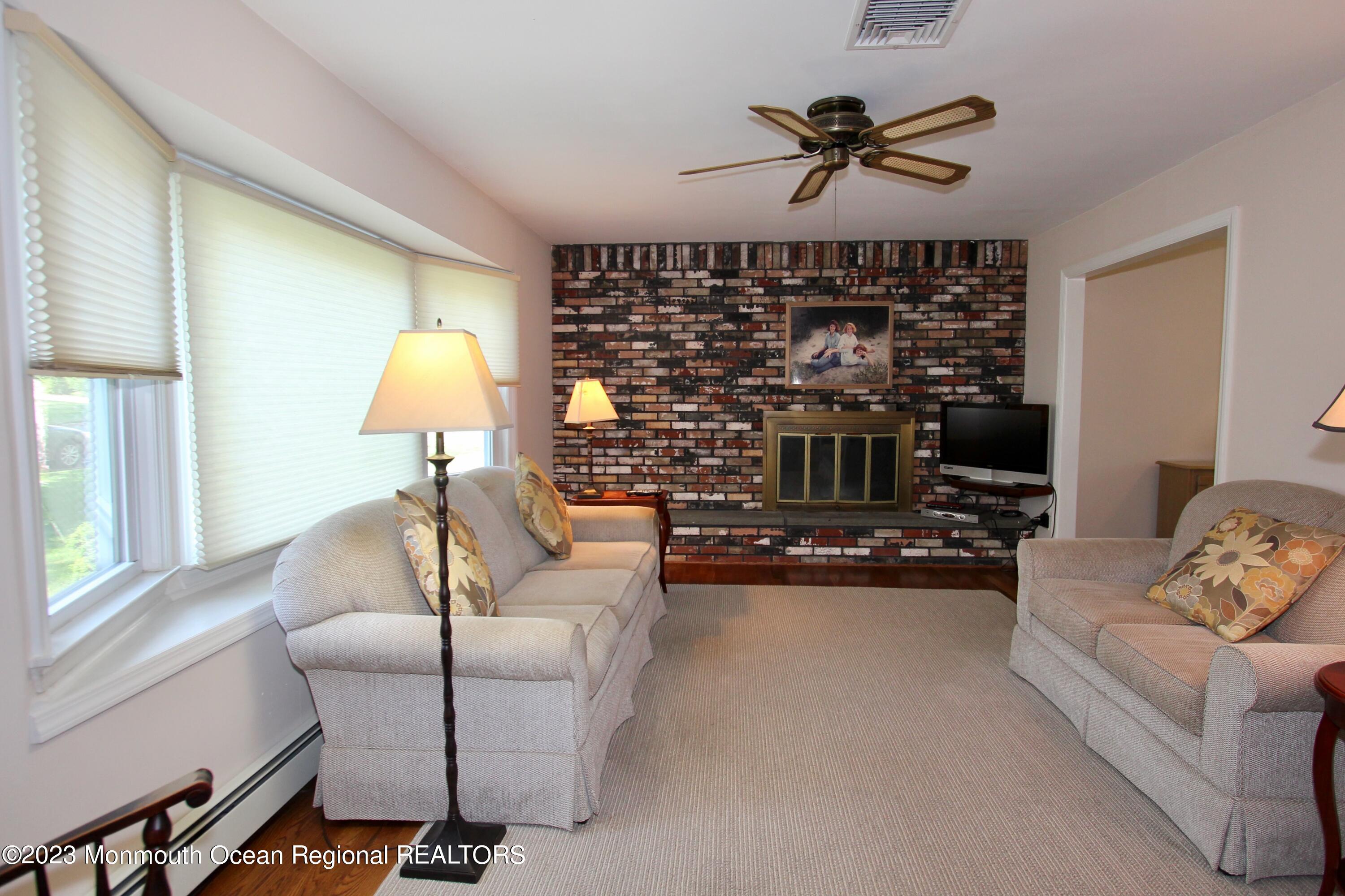 211 Valley Road Neptune Township, NJ 07753 - Photo 3 of 27 211 valley - 5