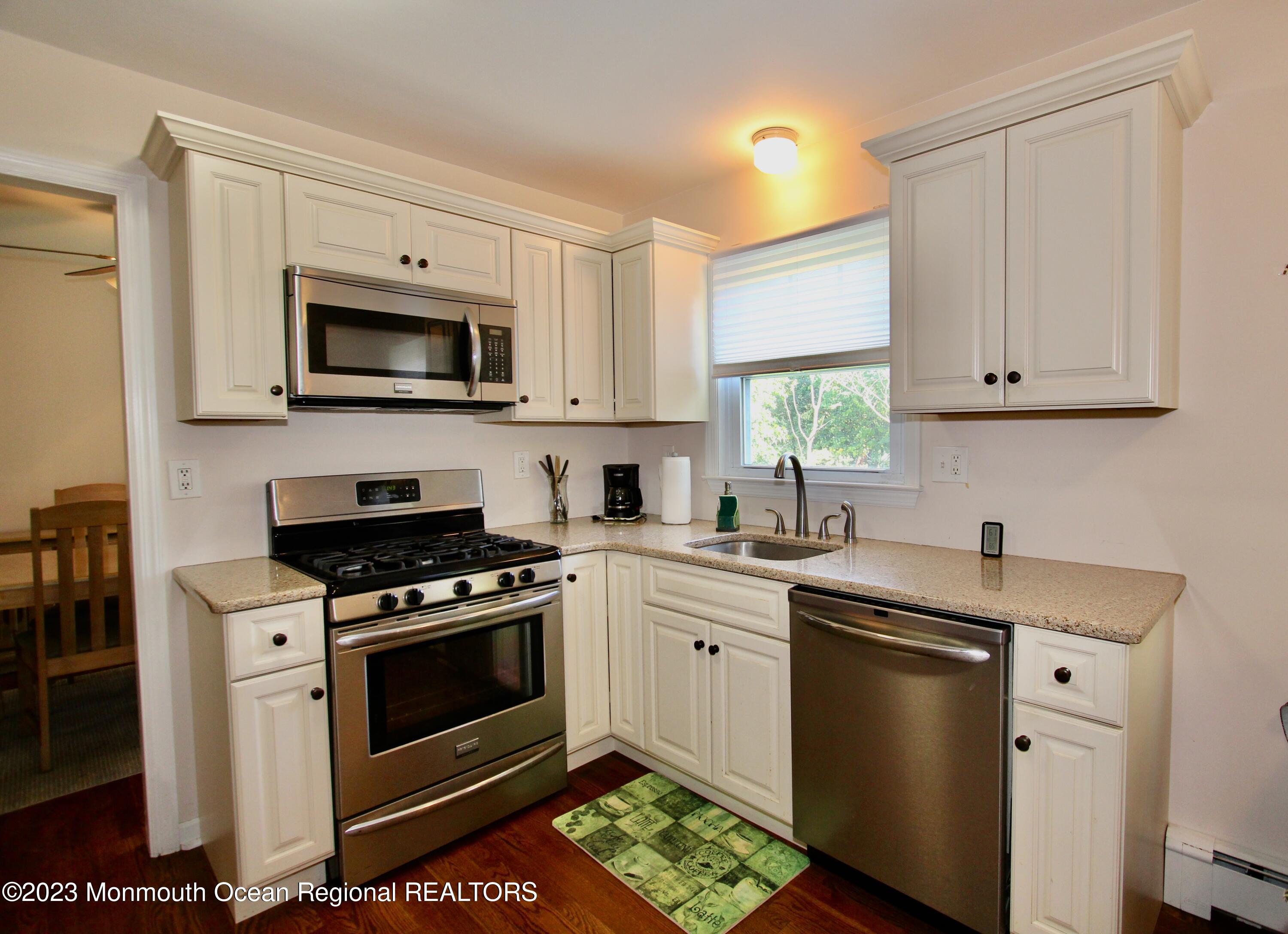 211 Valley Road Neptune Township, NJ 07753 - Photo 9 of 27 211 valley - 11