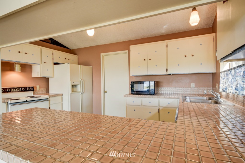 1901 West Beach Road Oak Harbor, WA 98277 - Photo 22 of 24 Gallery Image 22