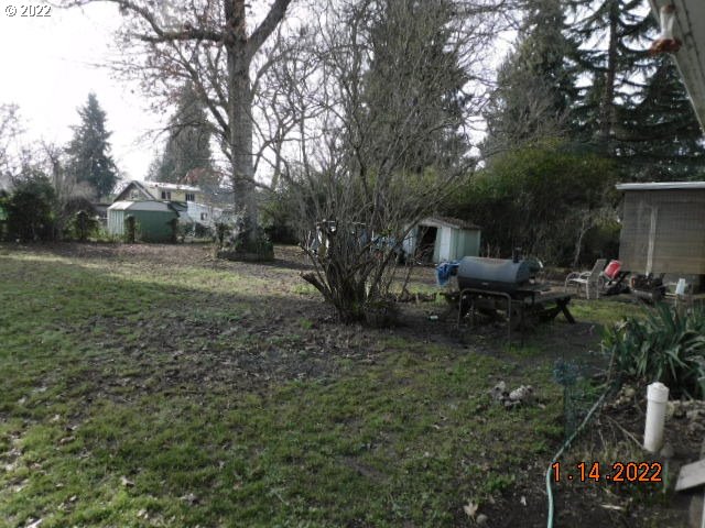 41 Crosby Avenue Springfield, OR 97477 - Photo 12 of 13 Gallery Image 12