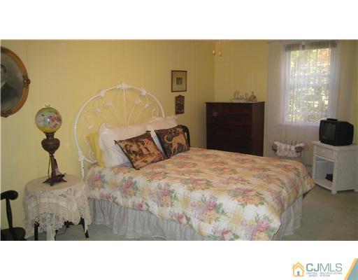 52 Pennington Road New Brunswick, NJ 08901 - Photo 12 of 18 Gallery Image 12