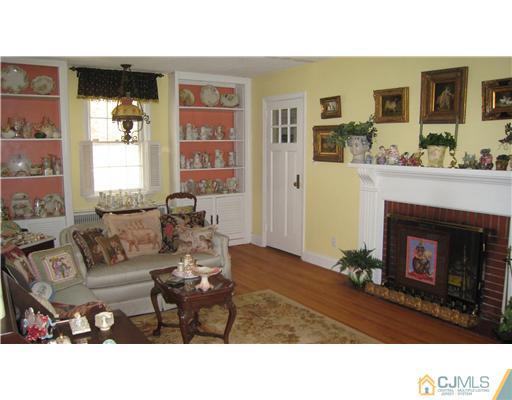 52 Pennington Road New Brunswick, NJ 08901 - Photo 3 of 18 Gallery Image 3