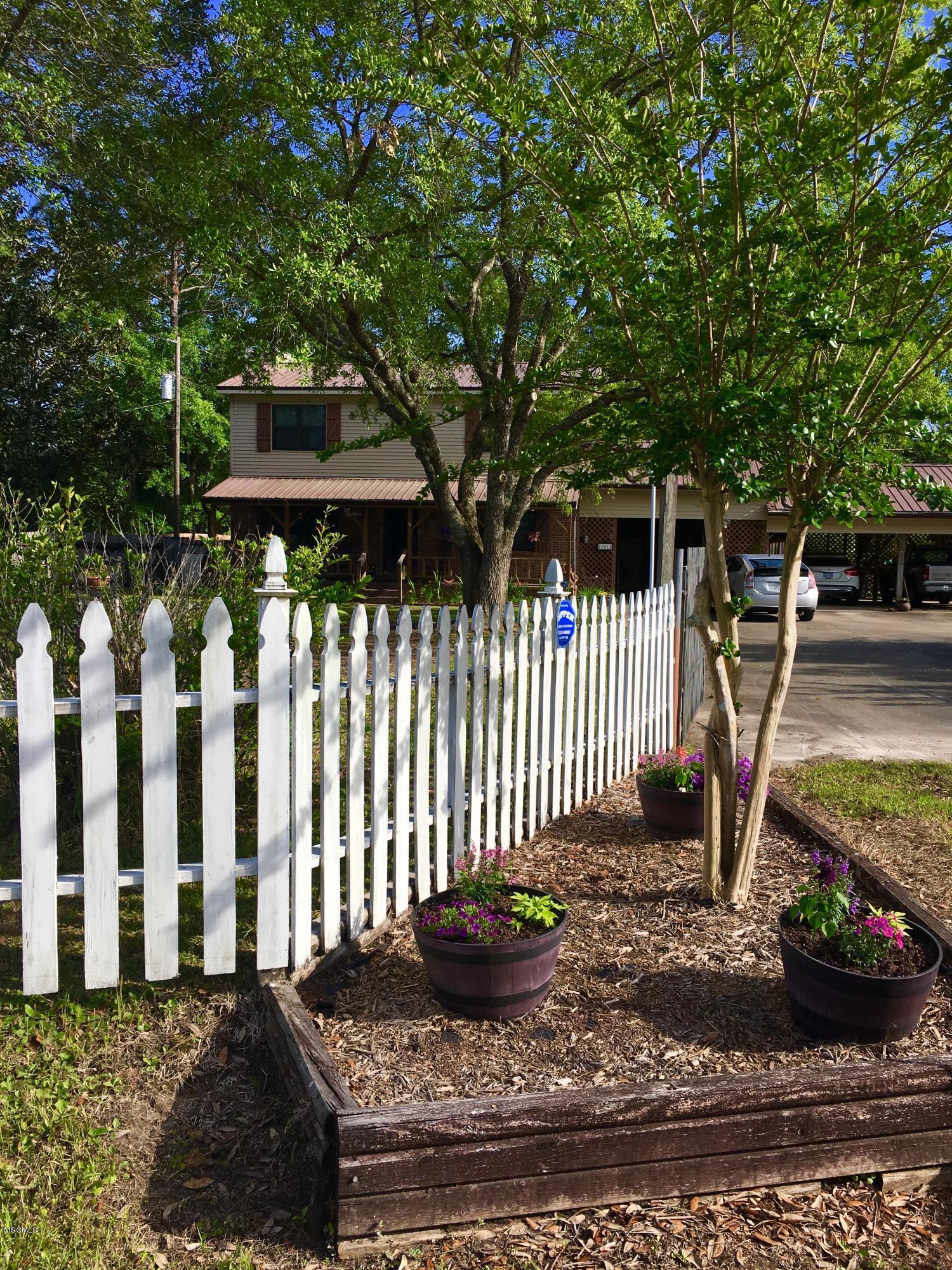 11012 Valley Forge Road Moss Point, MS 39562 - Photo 3 of 28 exterior front