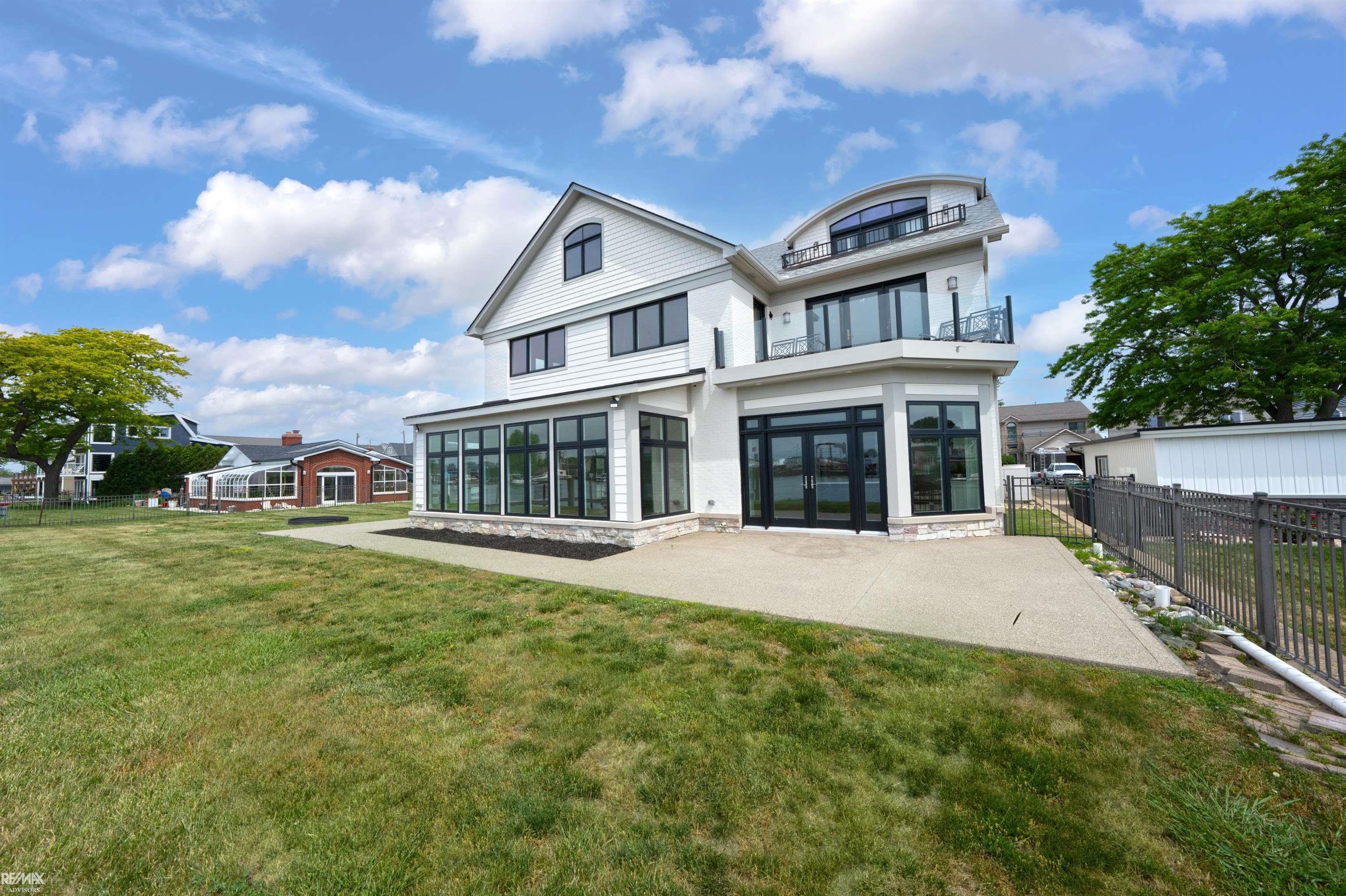 32824 North River Road Harrison Township, MI 48045 - Photo 6 of 97