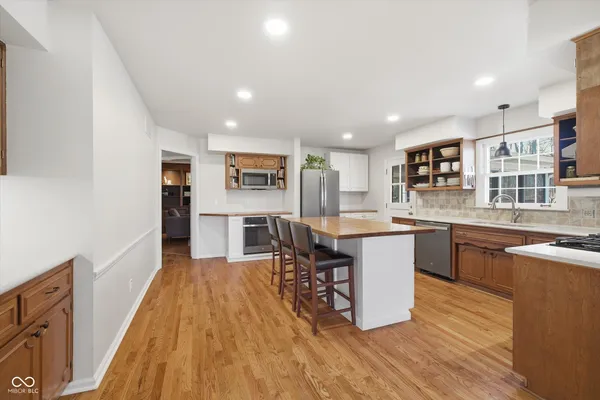 $790,000 | 6203 Hillcrest Lane, Indianapolis, IN 46220