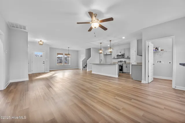 $299,900 | 914 Haw Branch Road, Beulaville, NC 28518