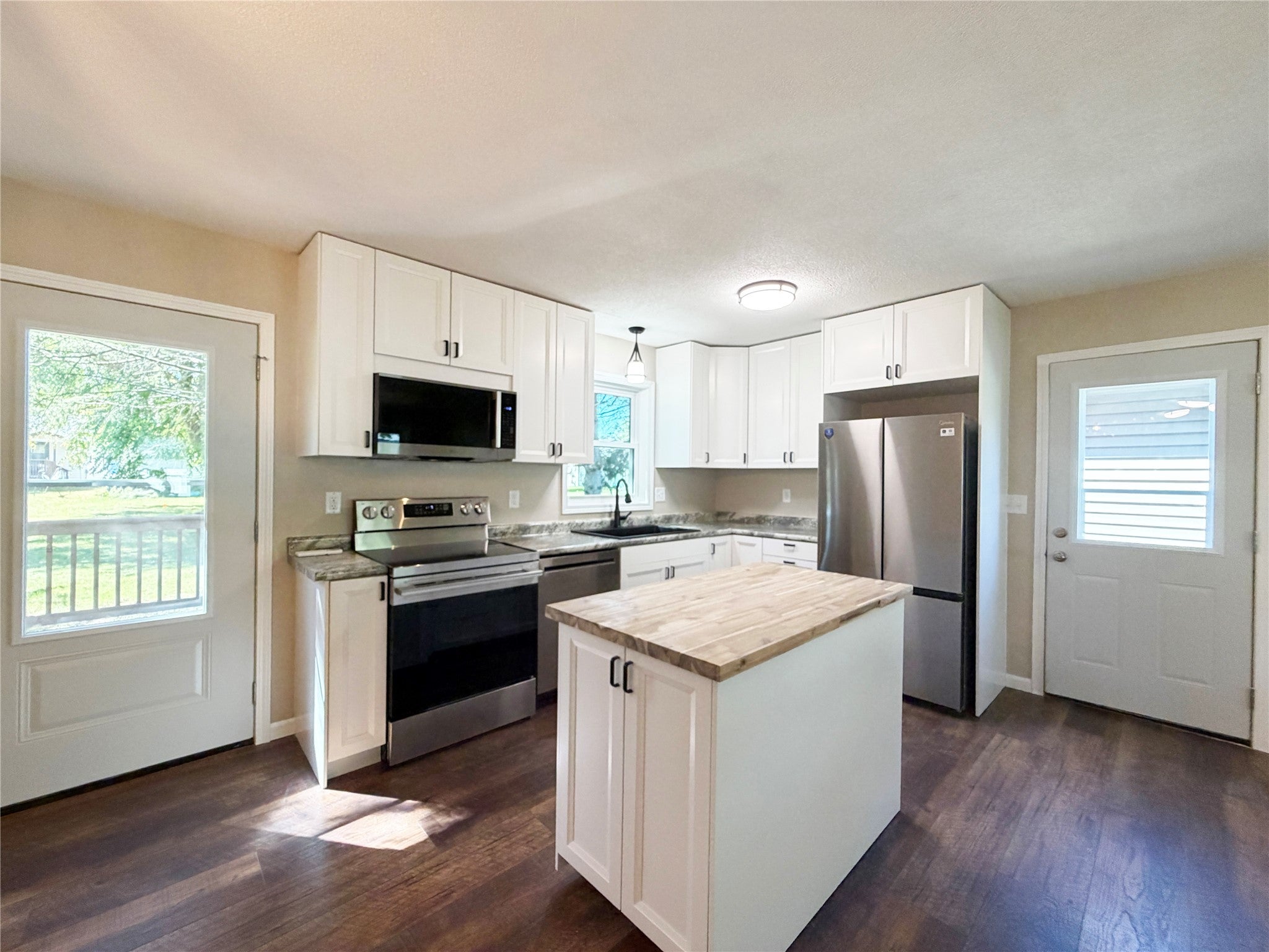 512 East Bracklin Street Rice Lake, WI 54868 - Photo 2 of 30 Gallery Image 2