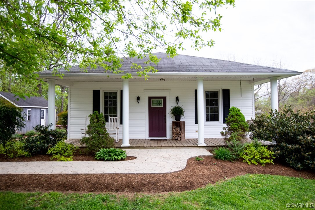 262 Prospect Road Prospect, VA 23960 - Photo 1 of 45 a front view of a house with garden
