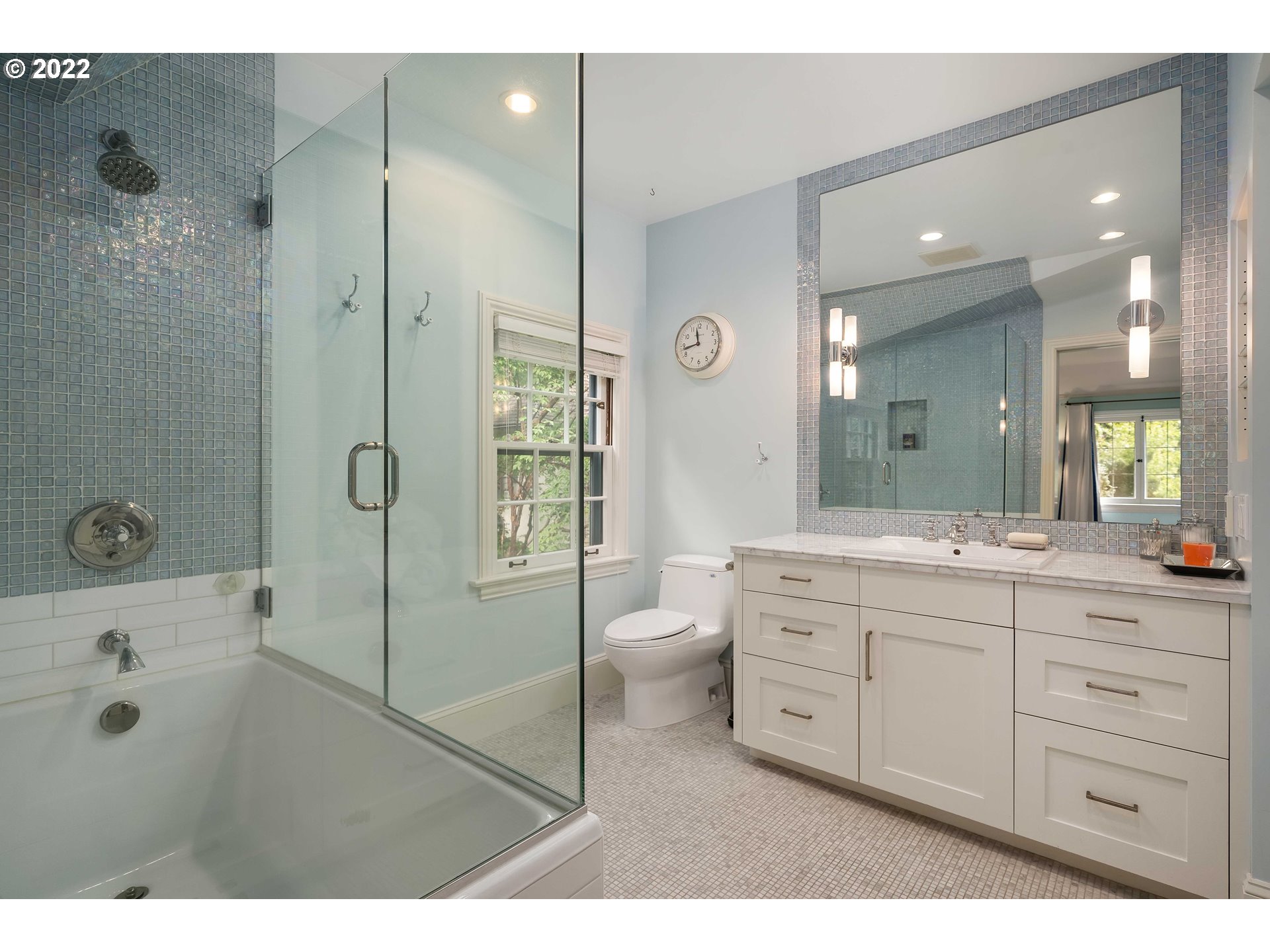 2421 Southwest Arden Road Portland, OR 97201 - Photo 18 of 31