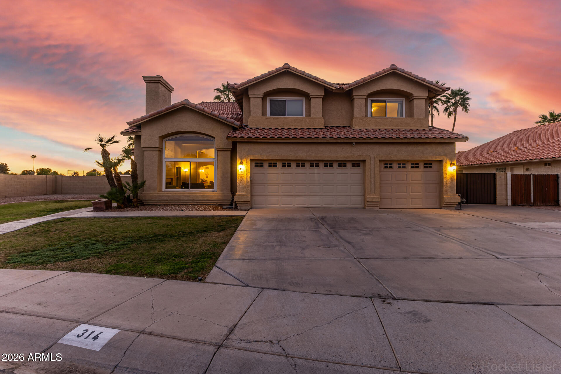 314 South Sandstone Street Gilbert, AZ 85296 - Photo 1 of 58