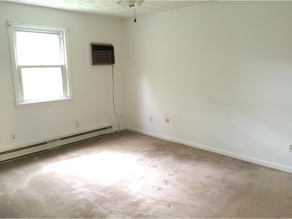 176 Island Pond Road Derry, NH 03038 - Photo 11 of 26