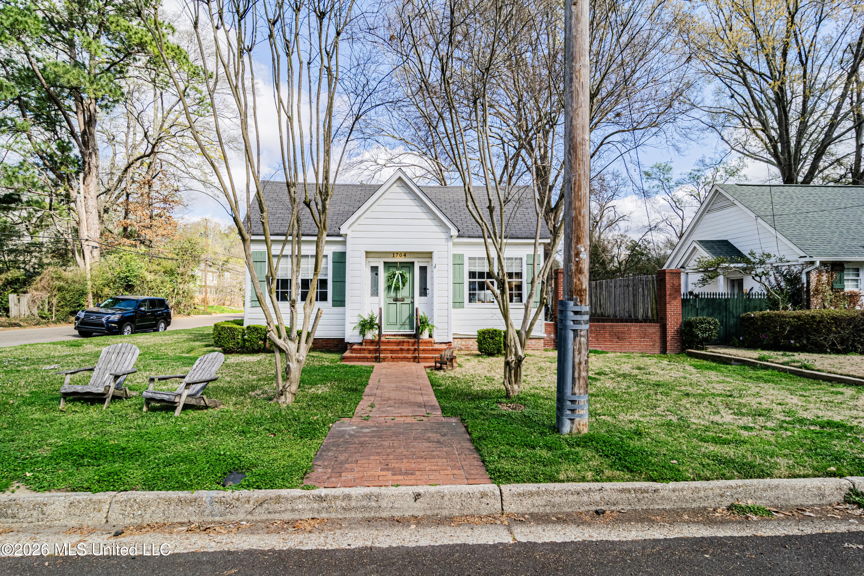 1704 Laurel Street Jackson, MS 39202 - Photo 4 of 34 2-DSC_0002