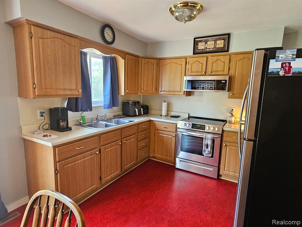 9382 Corunna Road Swartz Creek, MI 48473 - Photo 32 of 48 Gallery Image 32