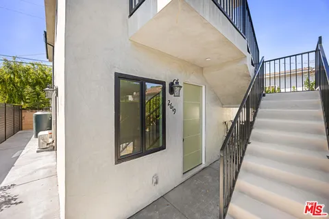 $2,999,000 | 2621 Veteran Avenue, Los Angeles, CA 90064