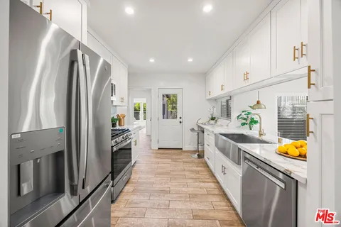 $2,999,000 | 2621 Veteran Avenue, Los Angeles, CA 90064