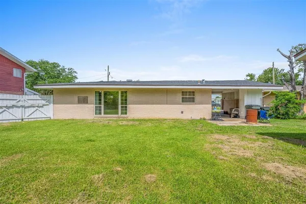 $1,400 | 2207 Clooney Street, Lake Charles, LA 70601