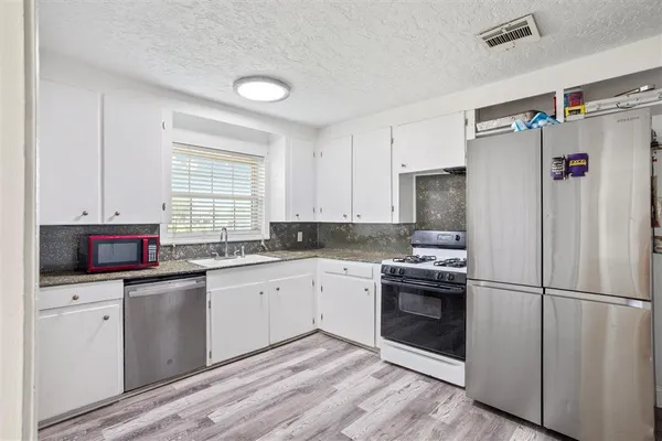 $1,400 | 2207 Clooney Street, Lake Charles, LA 70601