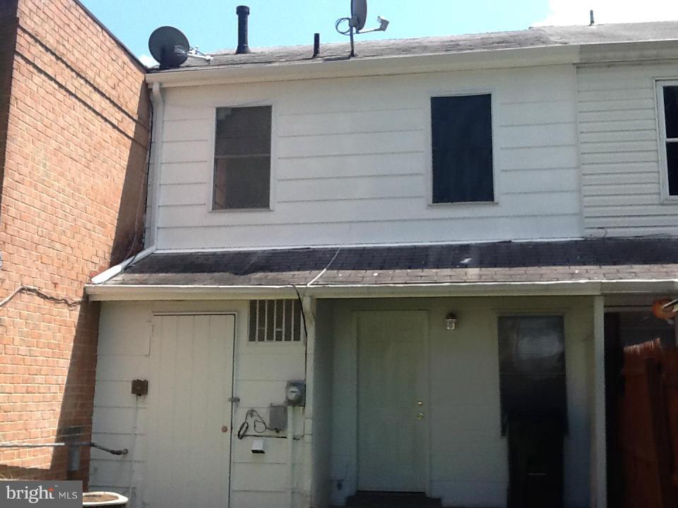 9216 Hood Road Manassas, VA 20110 - Photo 3 of 16 Exterior (Rear)