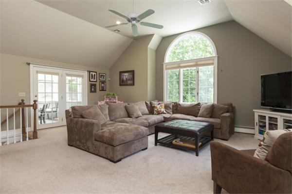 12 Edgehill Road Hopkinton, MA 01748 - Photo 7 of 30 Gallery Image 7