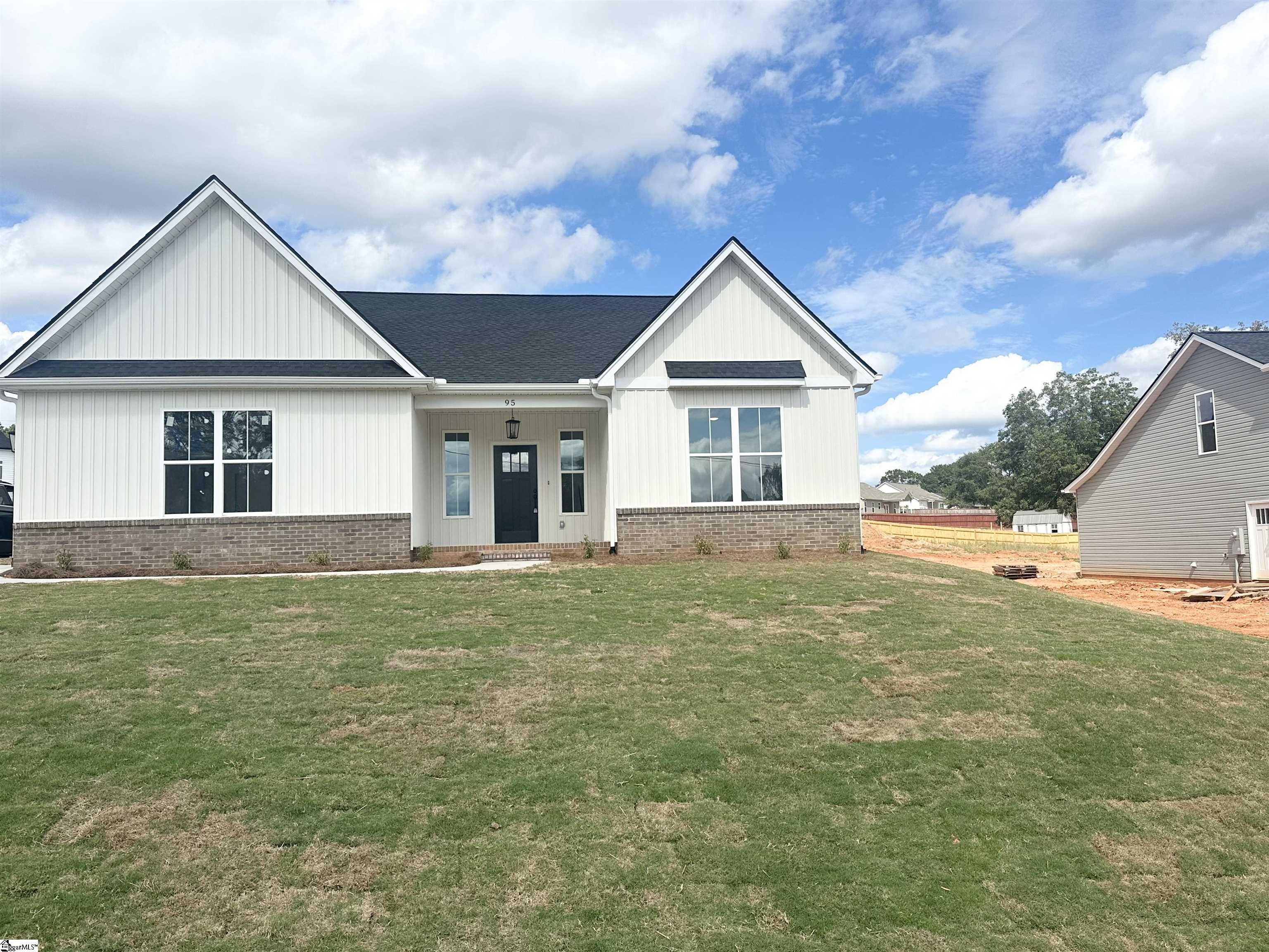 95 Hope Road Gray Court, SC 29645 - Photo 3 of 20