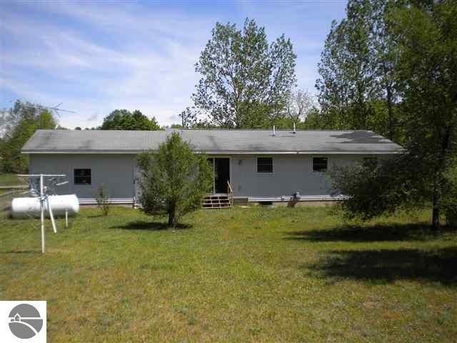 13420 South Cedar Road Cedar, MI 49621 - Photo 5 of 22 1736430-4.JPG