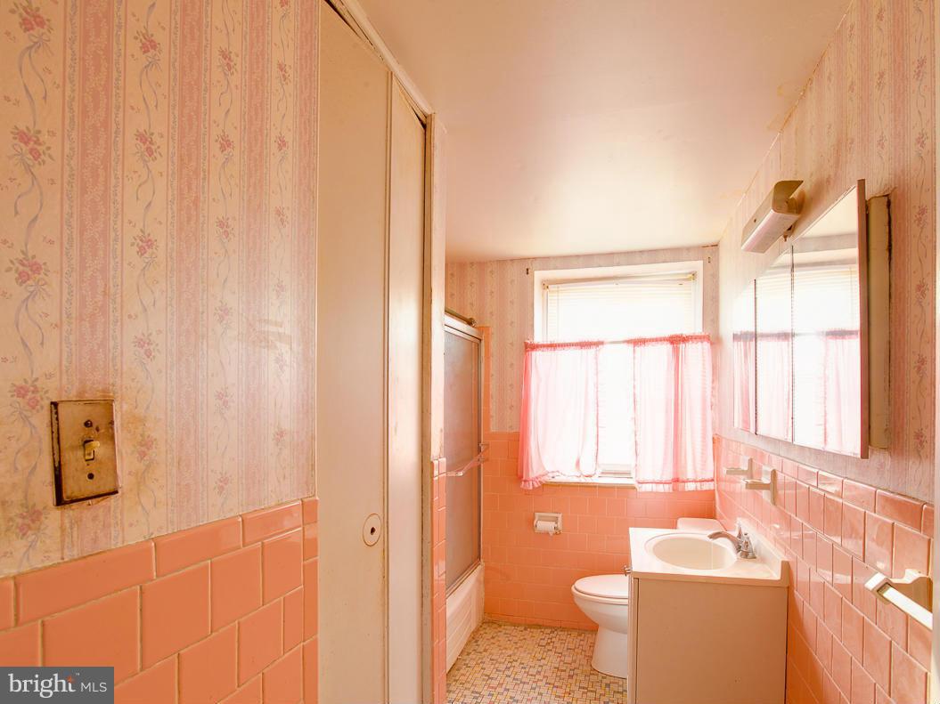 5231 Darien Road Baltimore, MD 21206 - Photo 19 of 30 Bath