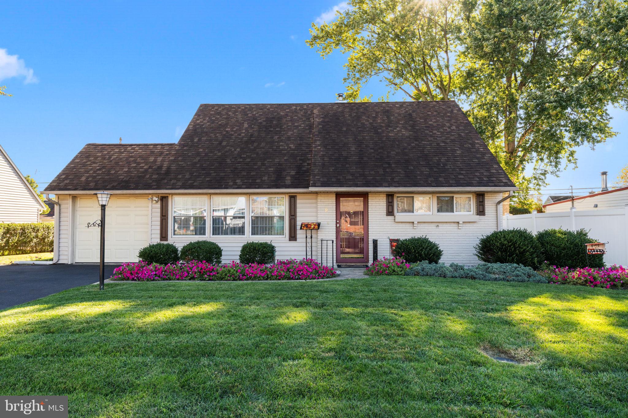 31 Quail Road Levittown, PA 19057 - Photo 1 of 24 Gallery Image 1